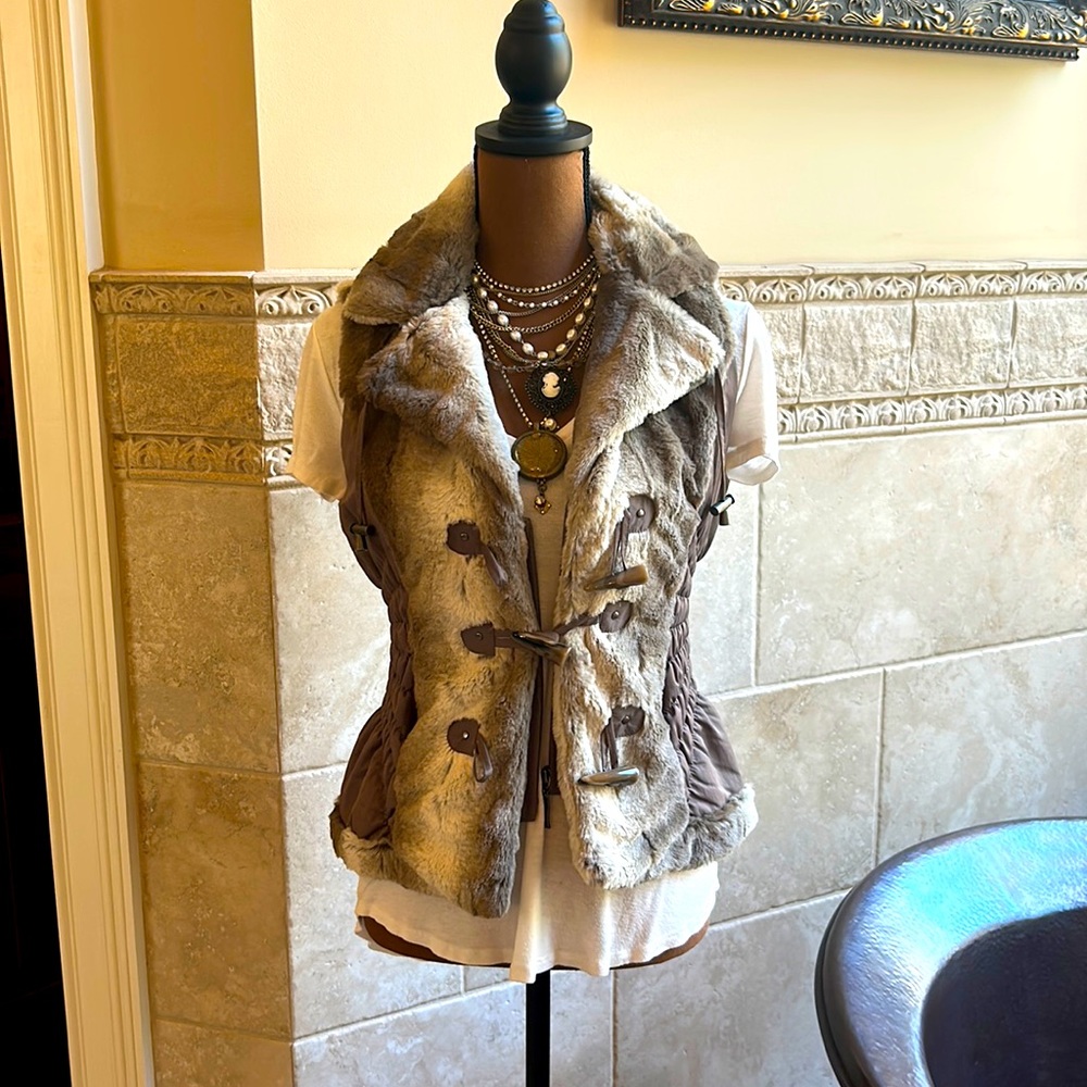 BNWT Montana Clothing Faux Fur Vest Sz XS